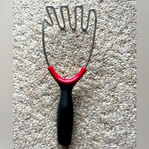 T-Fal Heavy Duty Black Red Potato Masher Home Kitchen Tool Silicon Metal Handle